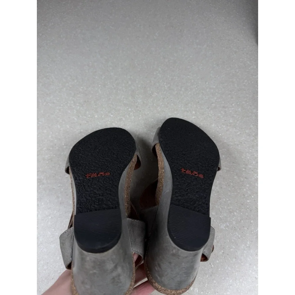 Taos Women Sandal Carousel‎ Size EU 37/US 6-6.5 Gray Leather Wedge Heel Shoe